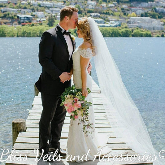 Sheer cut edge wedding veil with one tier design