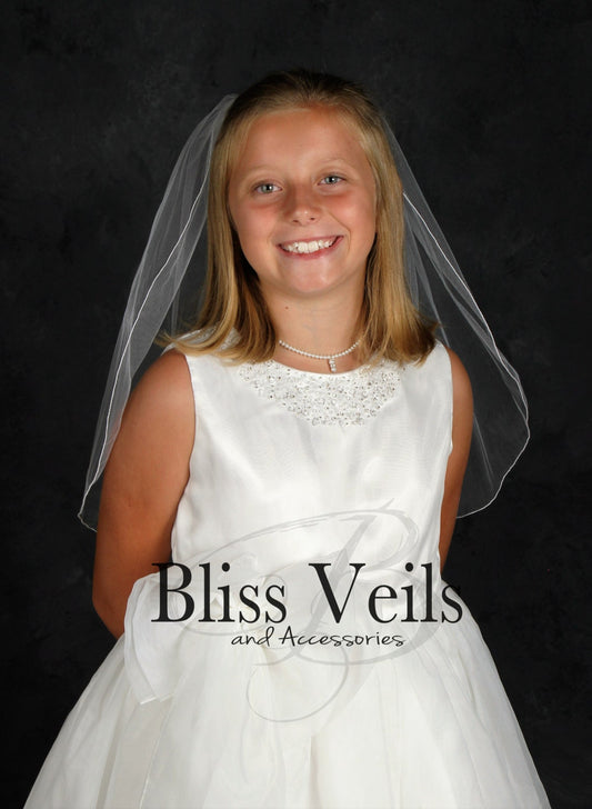 First Holy Communion veil with pencil edge in soft tulle, one-layer traditional Communion style